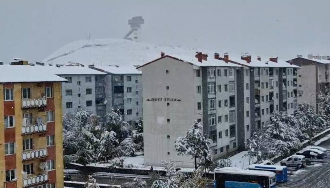 3 ilimiz beyaz örtüyle kaplandı! Kar kalınlığı 26 santimetre 16